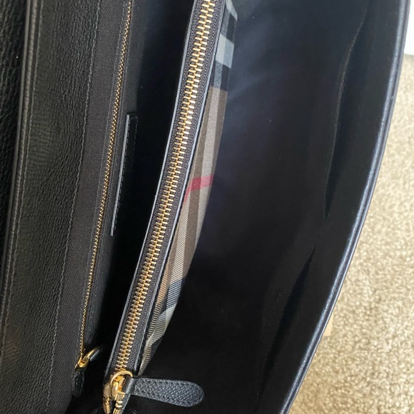 Burberry Derby Leather House Check Medium Tote - Picture 5 of 5